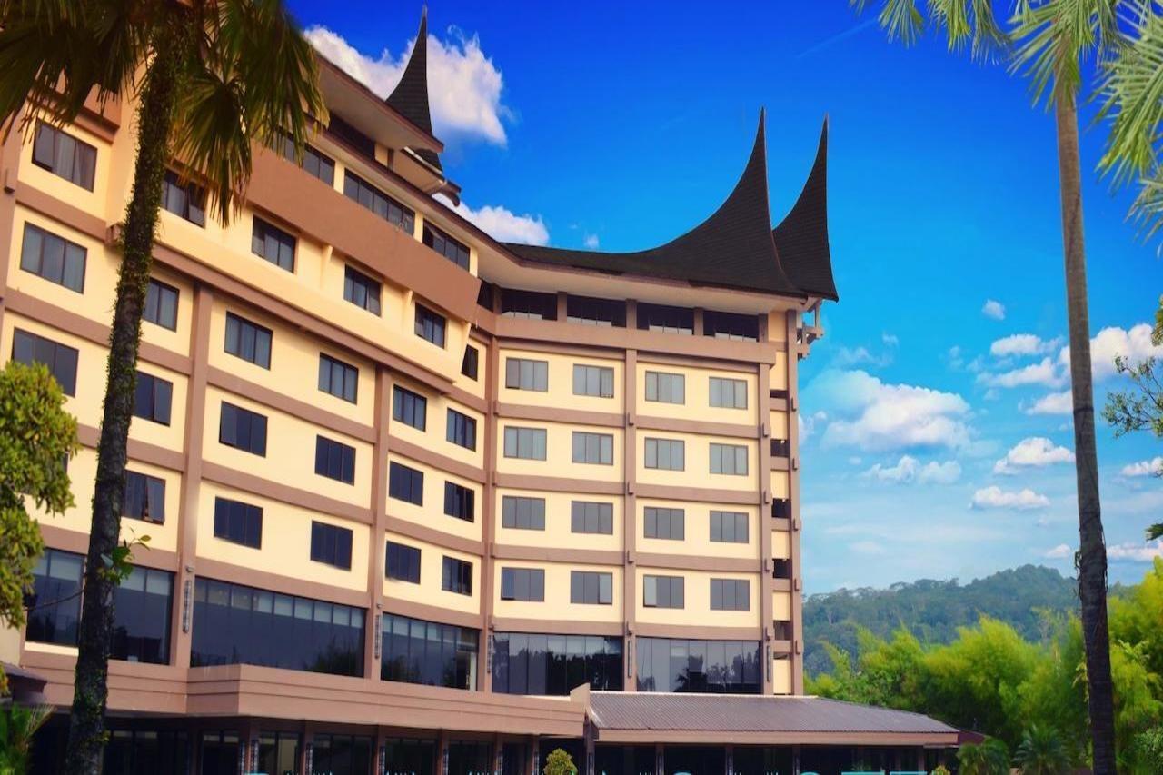 Kyriad Bumiminang Hotel Padang  Exterior photo