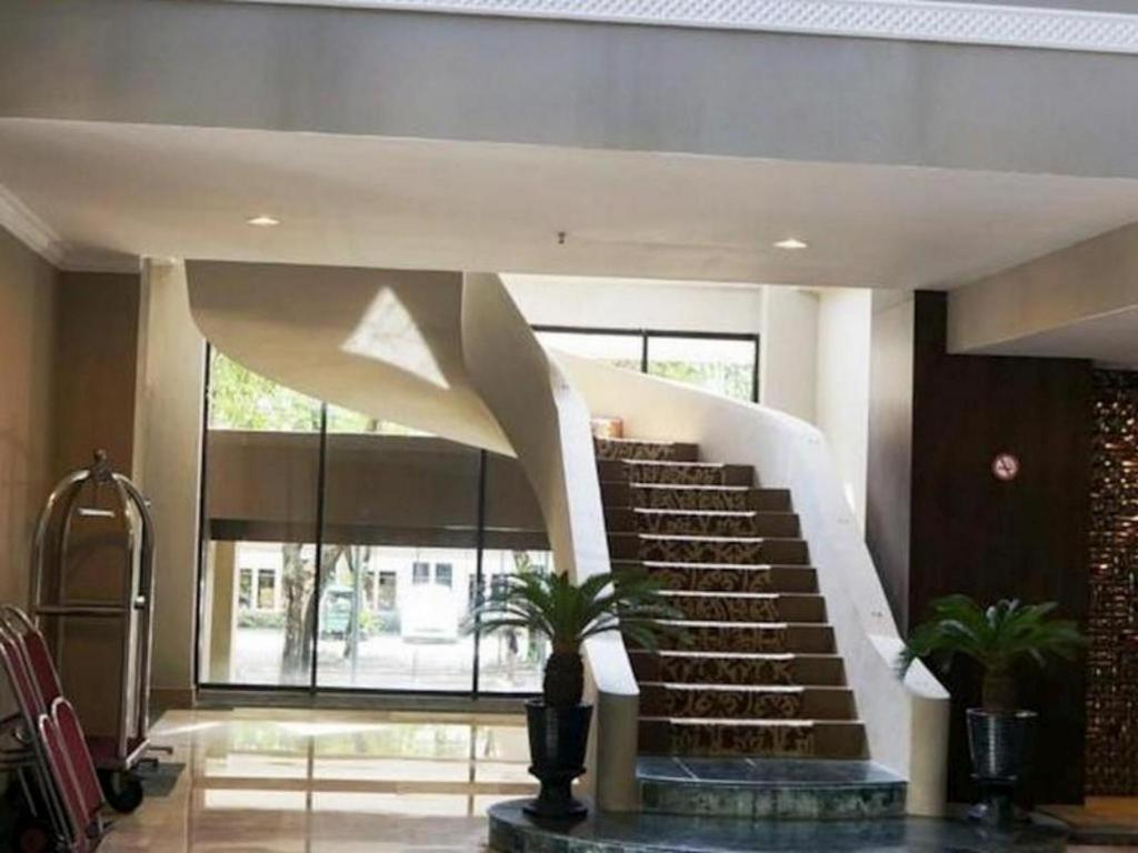 Kyriad Bumiminang Hotel Padang  Exterior photo
