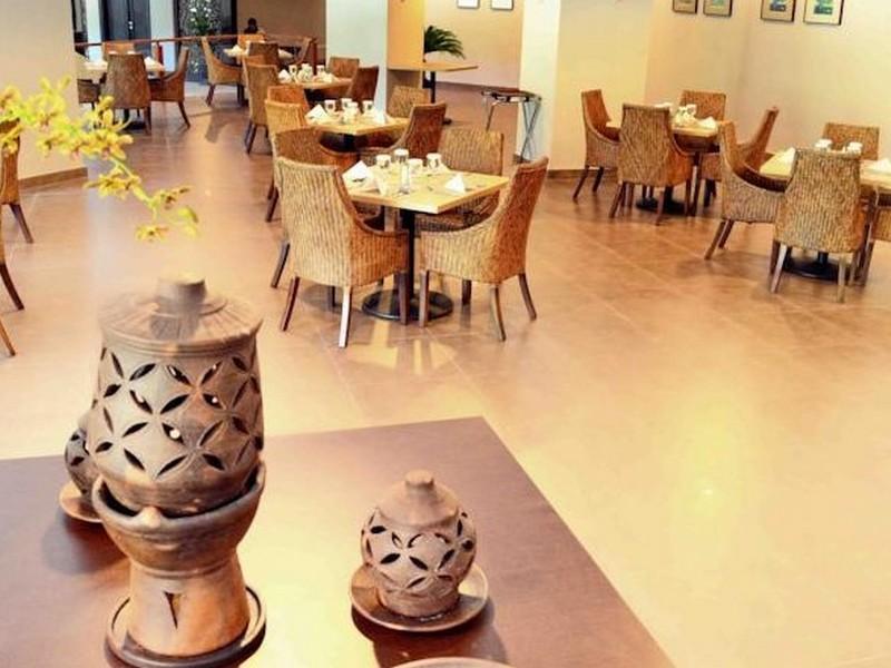 Kyriad Bumiminang Hotel Padang  Exterior photo