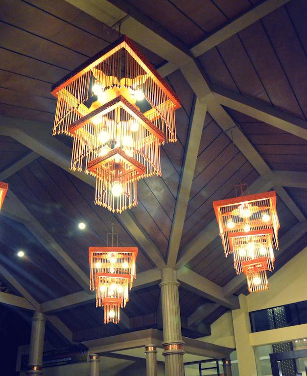 Kyriad Bumiminang Hotel Padang  Exterior photo