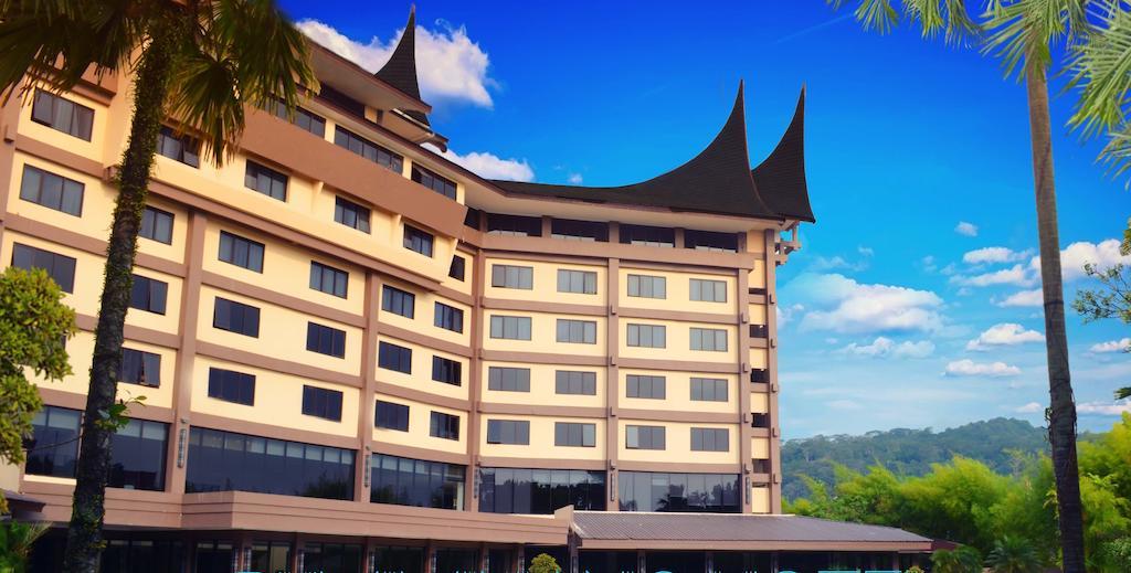 Kyriad Bumiminang Hotel Padang  Exterior photo