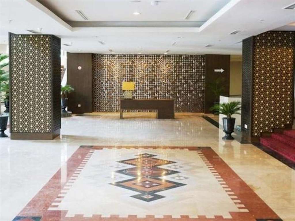 Kyriad Bumiminang Hotel Padang  Interior photo